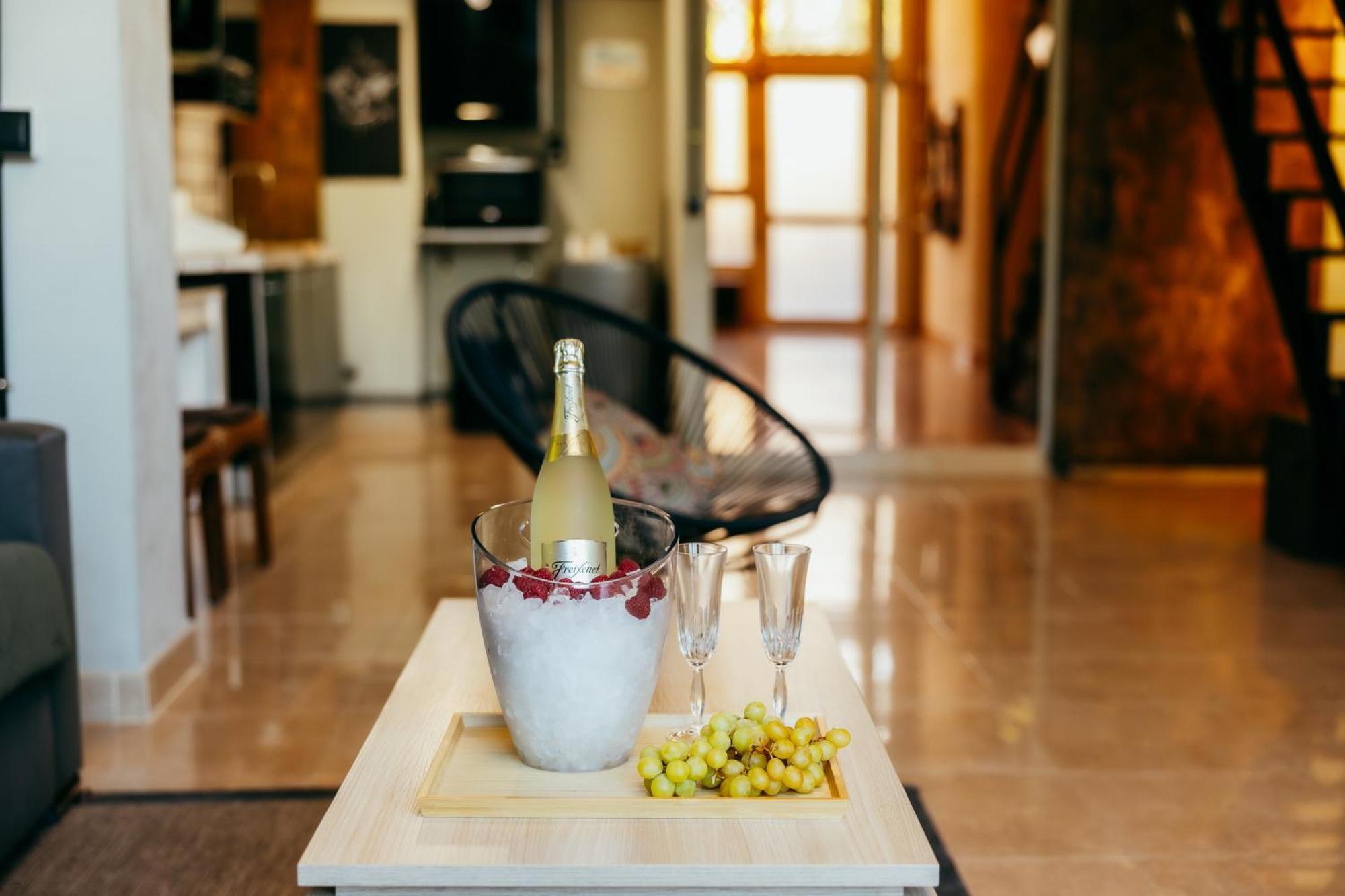 Apartment Ruzafa Roots, 12 Min To Centre, Smart Tv, Wine Βαλένθια Εξωτερικό φωτογραφία